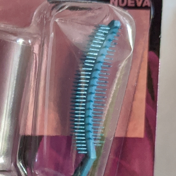 Maybelline "brownish black" - Picture 3 of 5